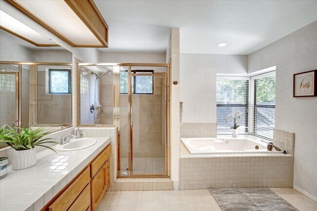 Building Photo - Spacious 4 Bedroom Home in Gated Somerset Hills – 3-Car Garage & Large Backyard