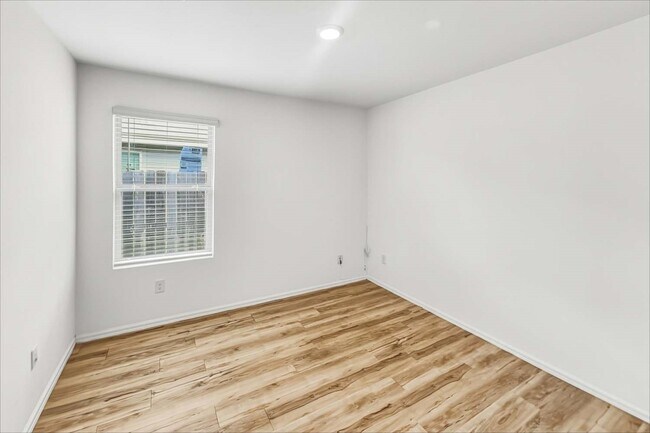 Building Photo - 22259 Stoney Ravine Dr