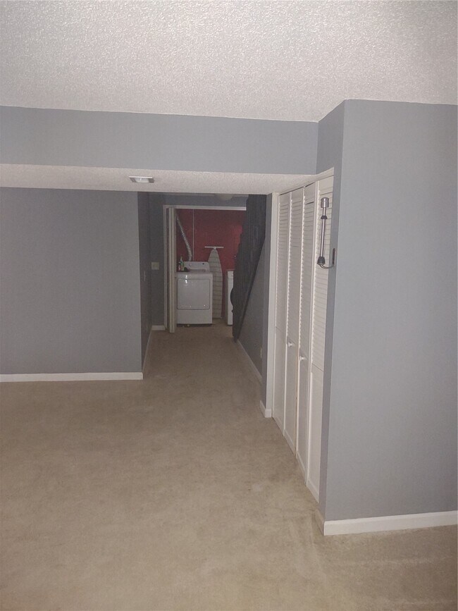 Building Photo - 28 Cedar Grove Ct