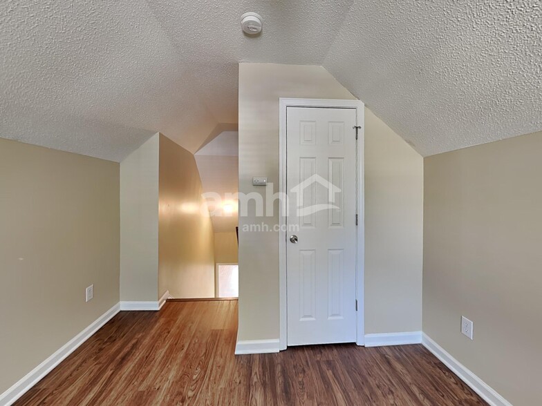 Building Photo - 505 Bellmeade Bay Dr
