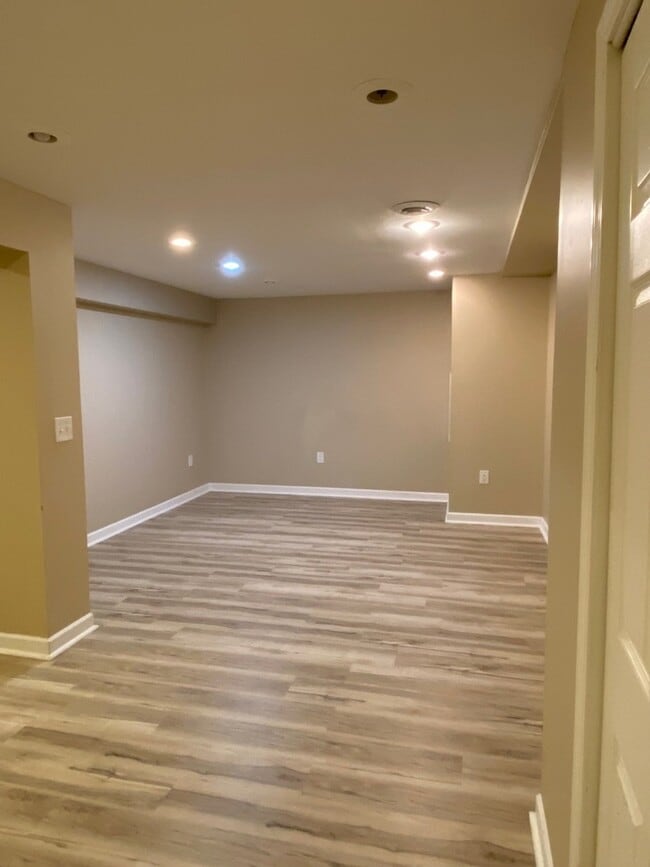 Building Photo - 364 Grape Vine Trail