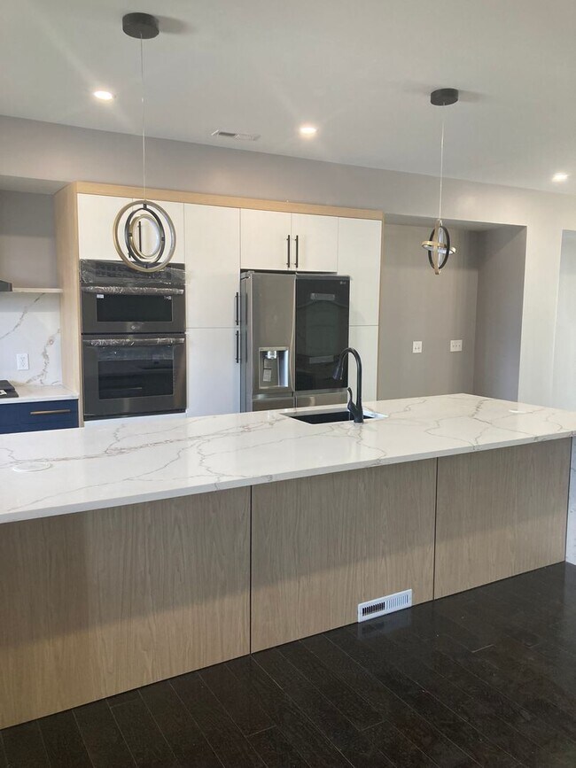 Building Photo - Extravagant New Construction in Polish Hill – A Must-See Luxury Rental!