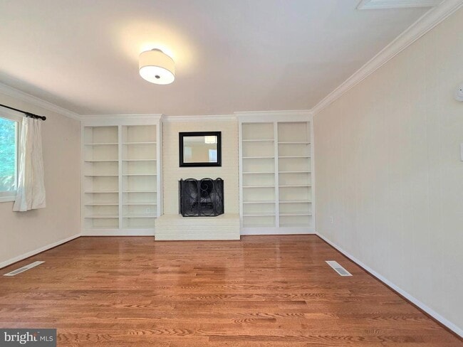 Building Photo - 111 Tamarisk Ct