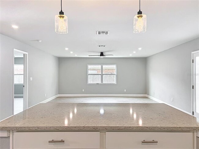 Building Photo - 8676 Hillside Dr