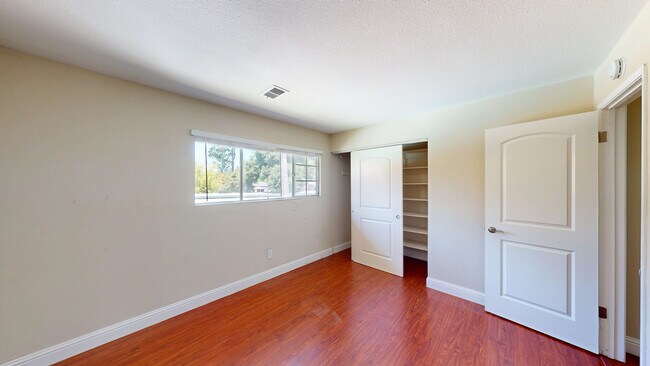 Building Photo - 18225 Happy Ln