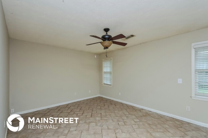 Building Photo - 105 Stone Creek Dr