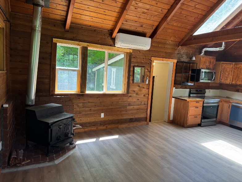 Building Photo - 4203 Thunder Ln