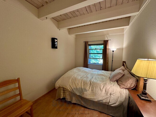 Building Photo - Beautiful Home on the Creek!