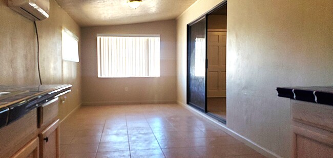 Dining room - 741 W Palo Verde Ave