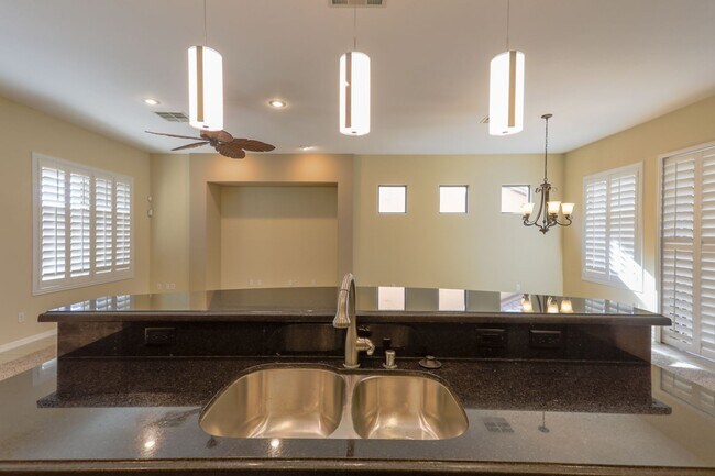 Building Photo - Anthem Country Club Beauty w/ Casita