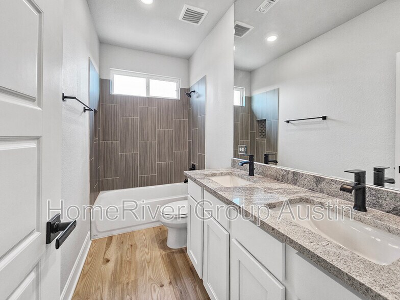 Building Photo - 356 Horsemint Way