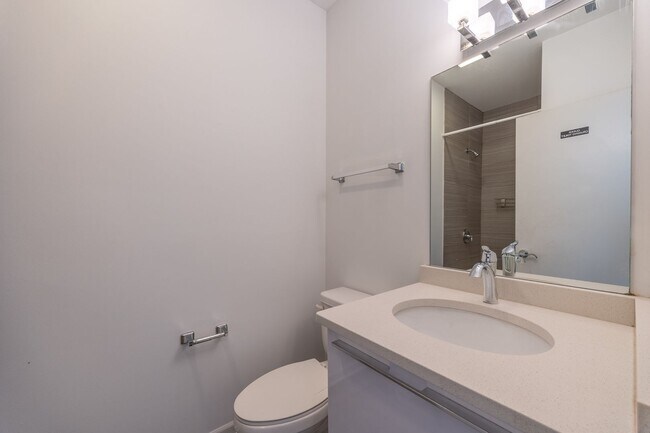 Building Photo - Spacious 2BR/2.5BA Duplex-Up in Humboldt Park with In-Unit Laundry!