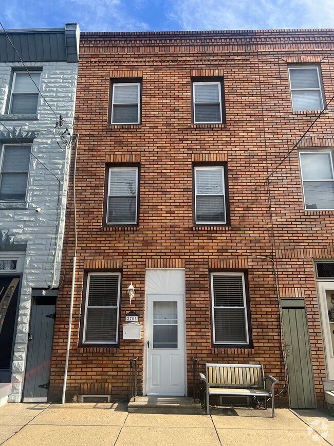 Building Photo - Four bedroom Gem in Port Richmond