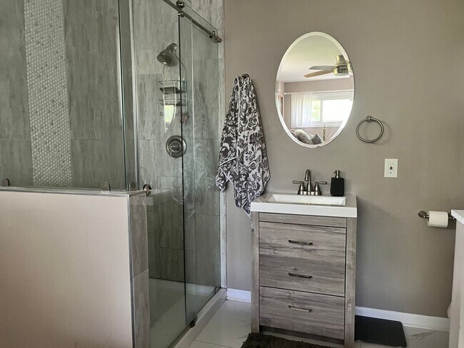 Building Photo - Charming 3BR/2BA one-level house