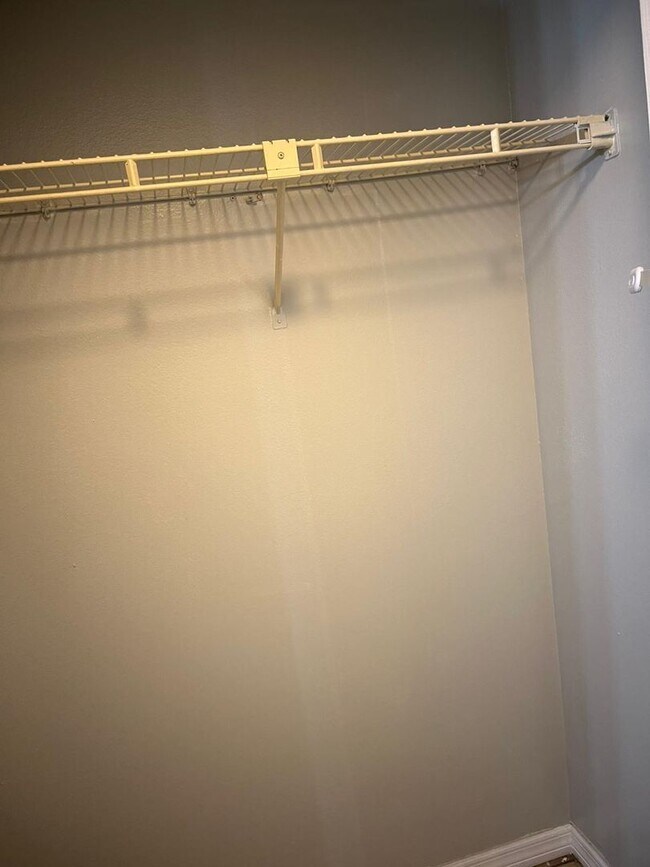 Building Photo - Move-In Ready 2BR/2BA Home with Modern Updates & Prime Zephyrhills Location!