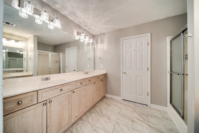 Building Photo - 104 Sundance Way