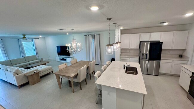 Building Photo - 6371 Windwood Wy