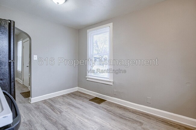 Building Photo - 5701 Anderson Ave