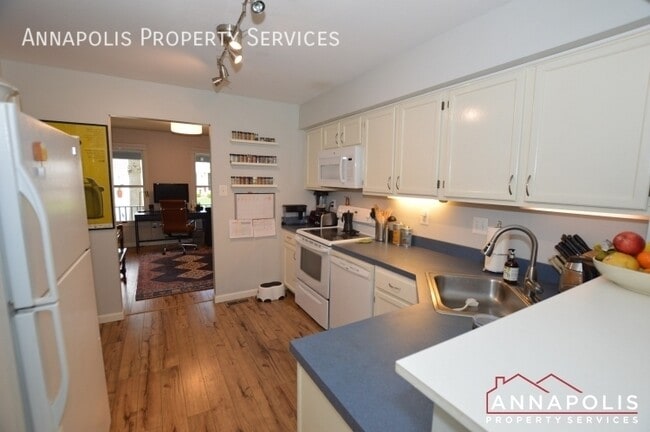 Building Photo - 312 Pytchley Run