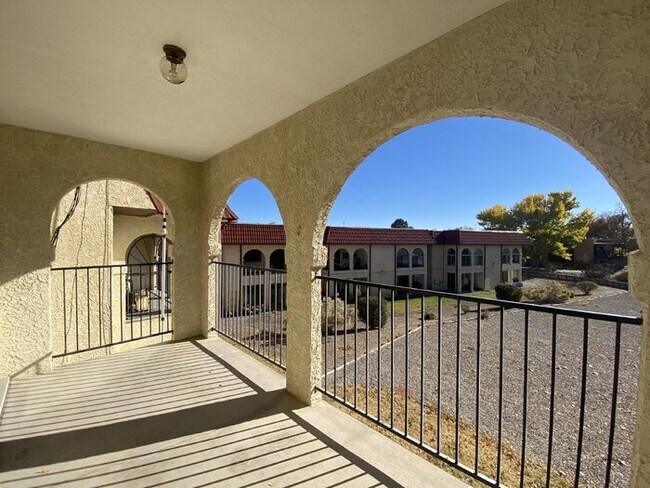 Building Photo - 2nd Floor - 2BR/2Bath - Balcony - 1Car Garage
