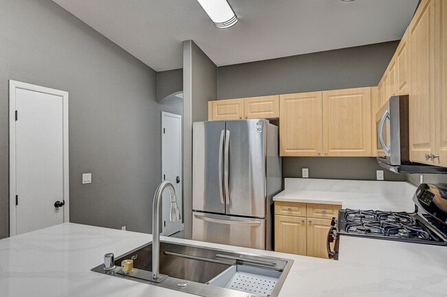 Building Photo - 9333 Leaping Deer Pl