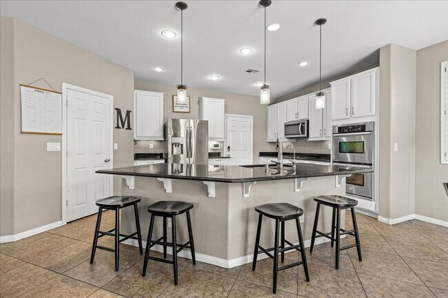Building Photo - 3 bedroom Home in Summerlin with a Large B...
