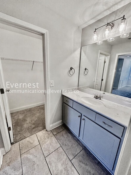 Building Photo - 3845 Valley View Ct