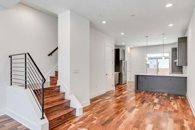 Building Photo - Northern Liberties Townhome with Parking