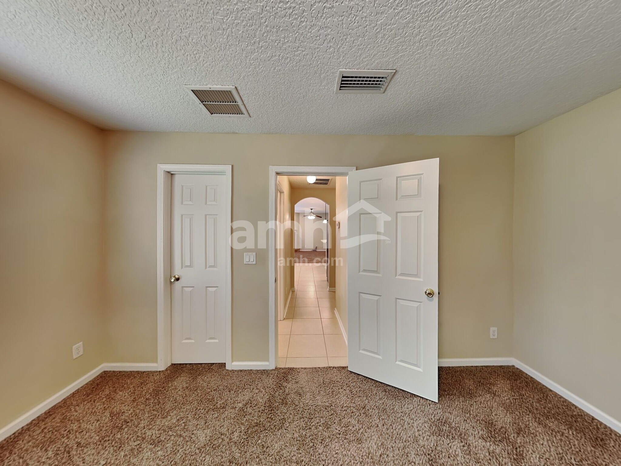 Building Photo - 625 S Tree Garden Dr