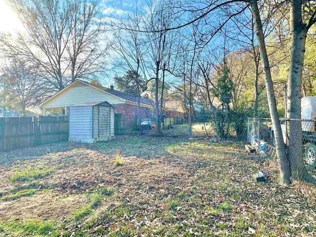 Building Photo - 2065 Goldbrier Ln