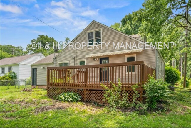 Building Photo - 8022 W 61st St