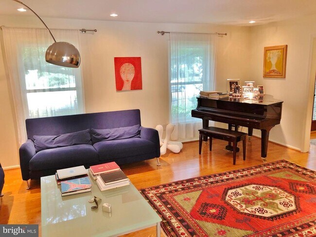 Primary Photo - 10309 Bells Mill Terrace