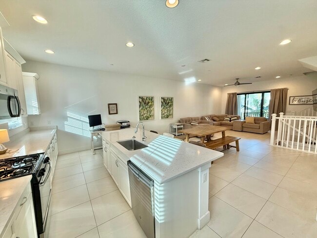 Building Photo - 3019 Franklin Pl