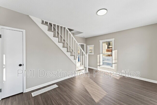 Building Photo - 811 N 10th St