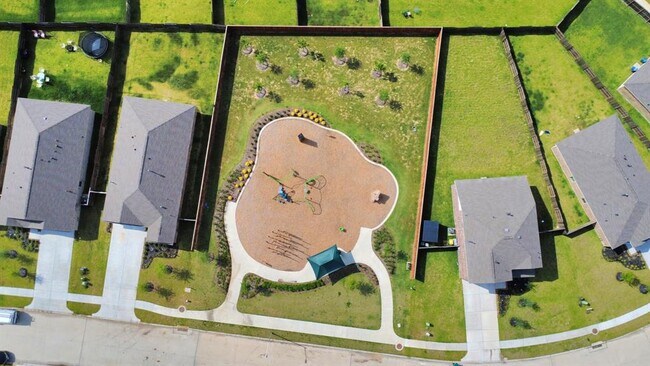 Building Photo - 21641 Balzola Ln