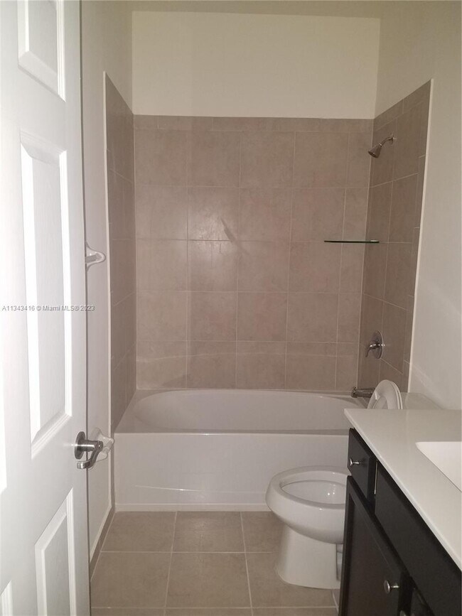 Building Photo - 3741 SE 1st St