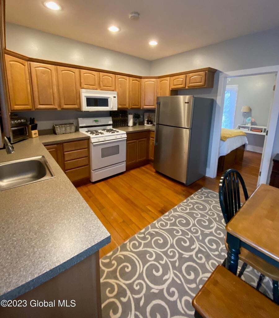 Kitchen looking into bedroom 3 - 104 Catherine St