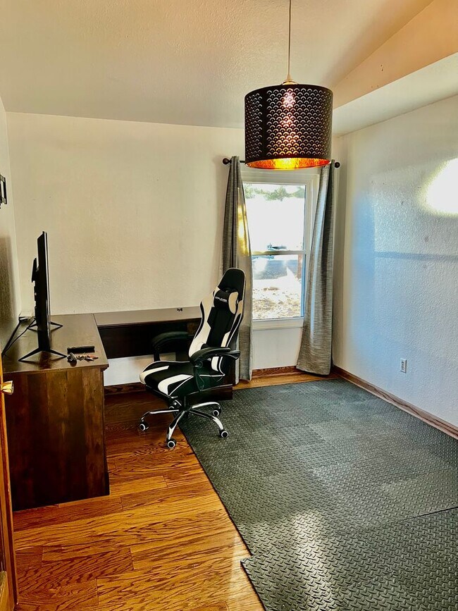 Building Photo - Beautiful Ranch Home in Briargate