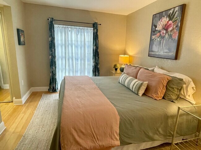 Building Photo - 4902 38th Way S