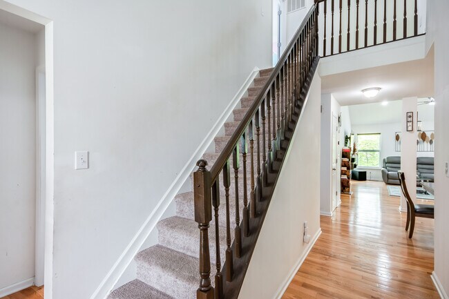 Building Photo - 1041 Autumn Crest Ln