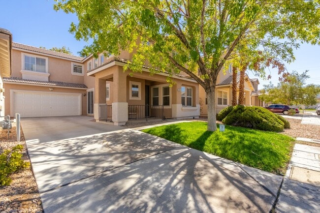 Building Photo - Beautifully Updated 3 Bedroom Southeast Ve...