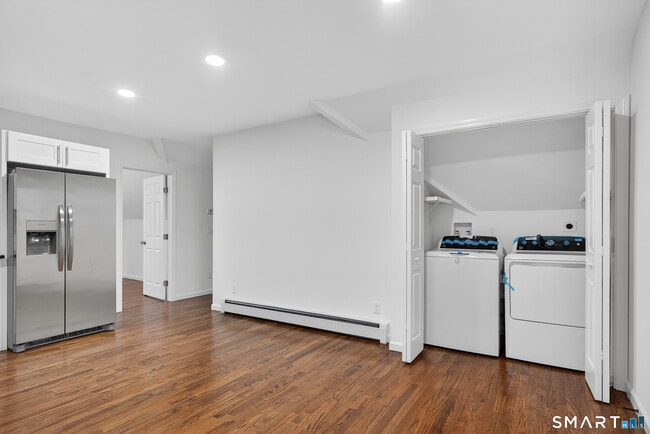 Building Photo - 144 Cottage St