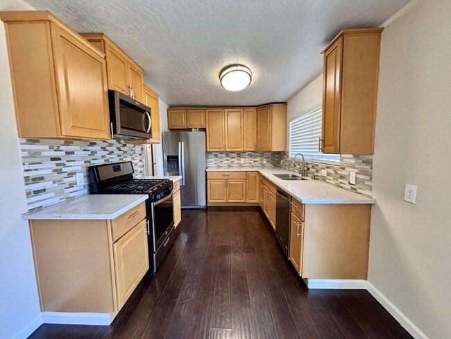 Building Photo - 2742 Broadmoor Ave