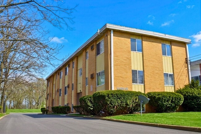 Building Photo - 39 Rhodes Ave