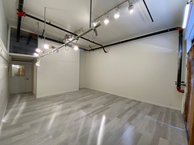 Building Photo - 1426 Stockton St