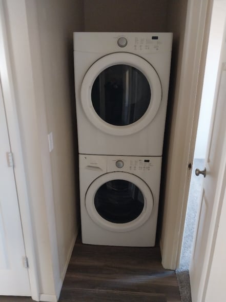 Building Photo - 207 4th St SW