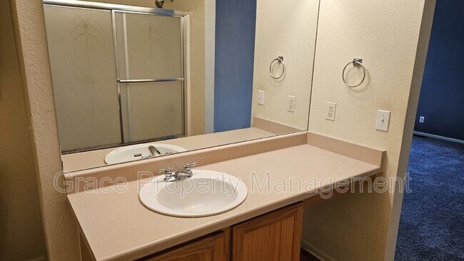 Building Photo - 502 W 91st Dr