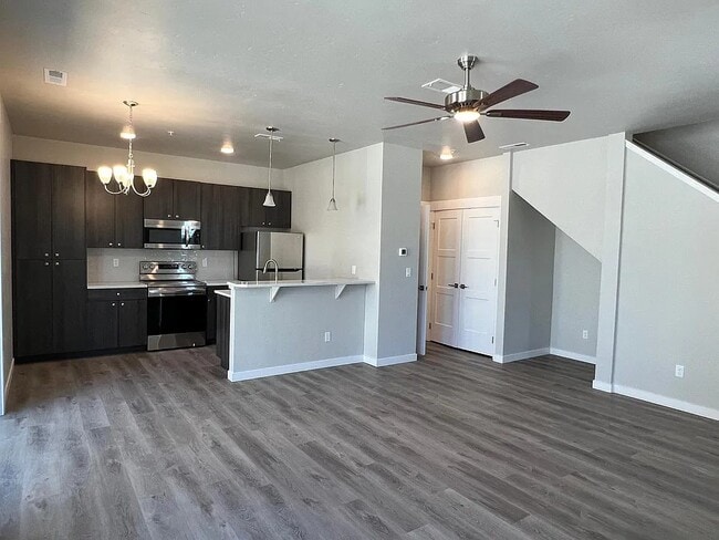 Building Photo - 4915 W Escalante Dr