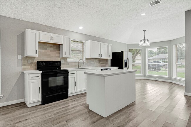 Building Photo - 1806 Settlers Ct
