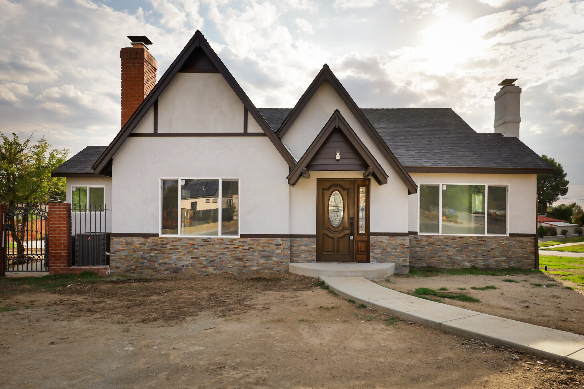Building Photo - 501 Magnolia Ave